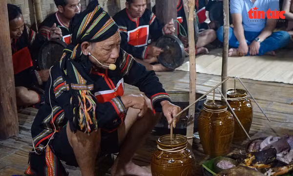Sắc xuân rộn ràng qua Lễ chúc sức khỏe của người Gia Rai