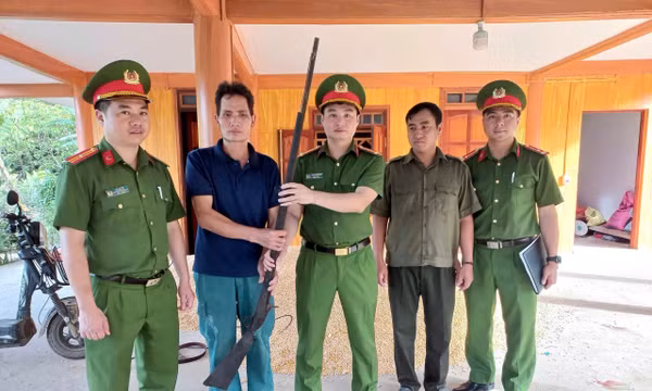 Tuyên Quang: Người dân tự giác giao nộp 263 súng tự chế, 283 viên đạn