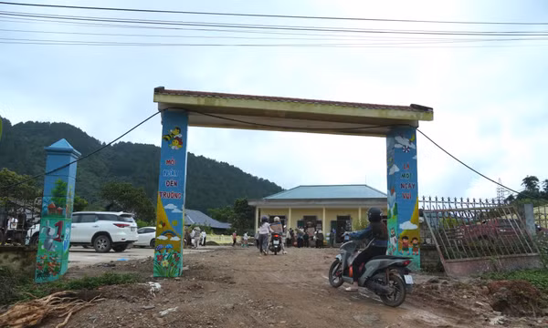 Dựng lại mái trường sau lũ dữ, sẵn sàng đón trẻ ở Mường Than