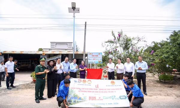 Đưa ánh sáng đến các tuyến đường tuần tra biên giới