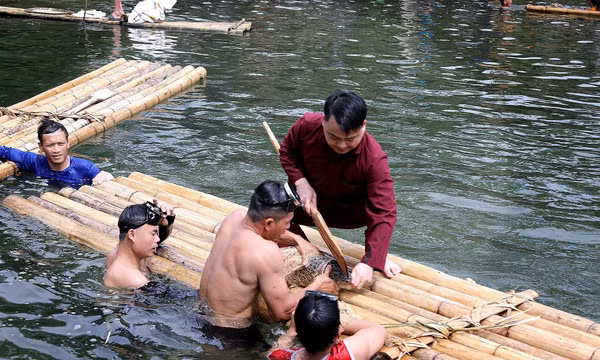 Độc đáo Lễ hội Đánh cá suối xứ Mường