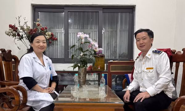 Vợ chồng bác sĩ người Mông cùng gieo sự sống giữa đại ngàn