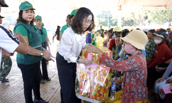 Nhiều hoạt động chăm lo Tết hướng về người dân vùng lũ, vùng khó khăn