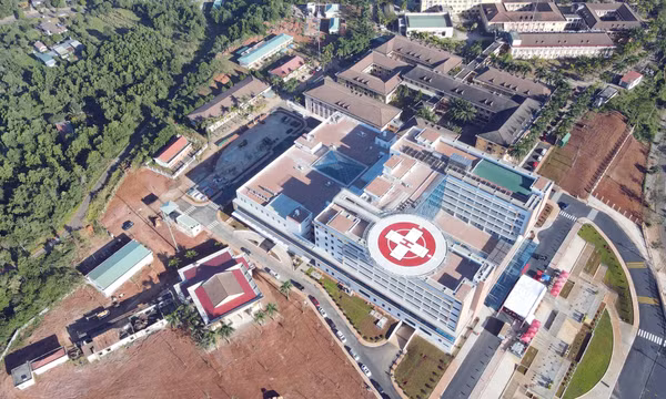 Lâm Đồng: Khánh thành bệnh viện có sân bay trực thăng riêng