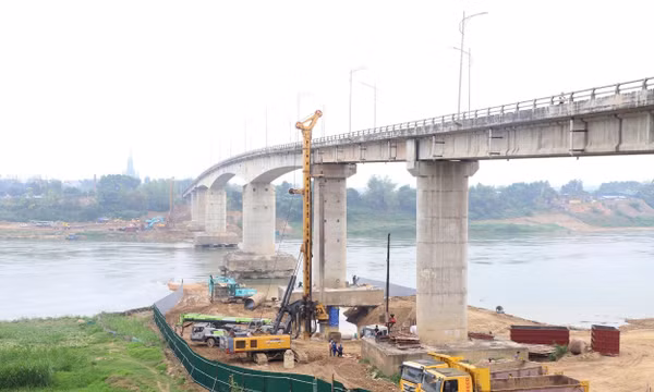 Đẩy nhanh tiến độ, bảo đảm an toàn sửa chữa cầu Sông Lô