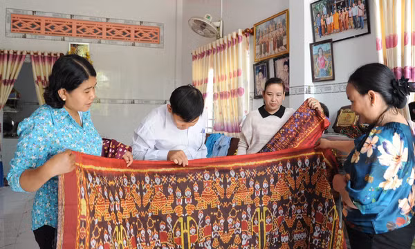 Đồng bào Khmer An Giang đón Ok Om Bok trong niềm tin phát triển​