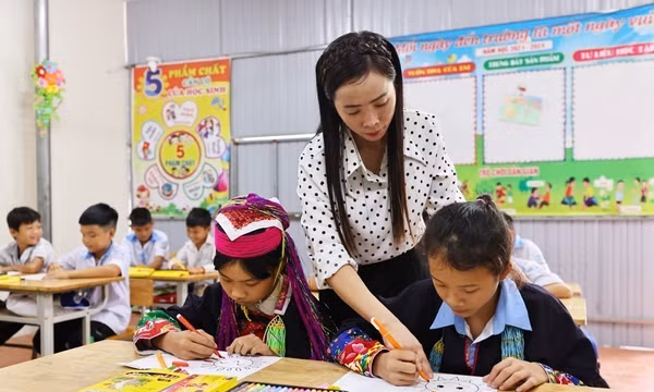 Thắp sáng tri thức nơi vùng biên