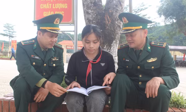 Chắp cánh ước mơ cho học sinh nghèo vùng biên