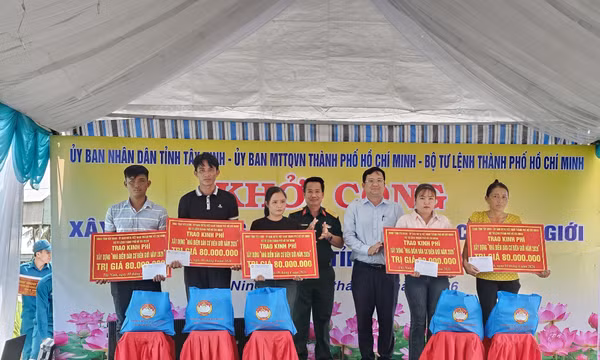 Tiếp thêm động lực, góp phần giữ vững chủ quyền biên giới quốc gia