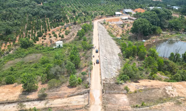 Hồ chứa nước Đarana: Xây xong nhiều năm, hàng trăm hecta vẫn 'khát nước'