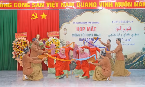 Đồng bào Chăm An Giang chung sức xây dựng quê hương giàu đẹp
