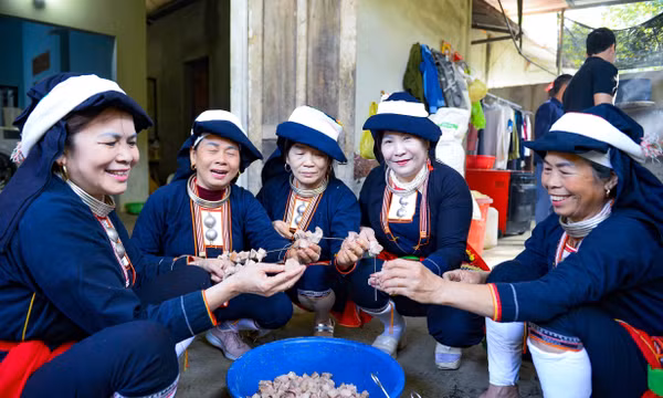 Độc đáo 'Tết năm cùng' ở bản người Dao Hạ Sơn