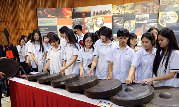 Đưa văn hóa cồng chiêng Tây Nguyên đến với đất mỏ