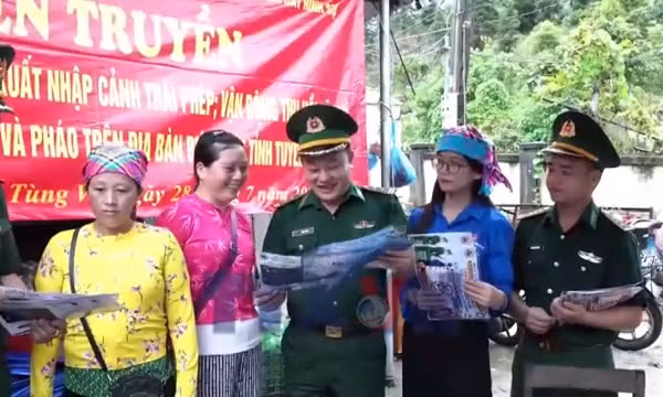 Đưa pháp luật đến tận phiên chợ vùng cao