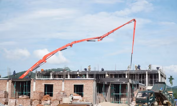 Bứt phá tiến độ, hiện thực hóa giấc mơ trường mới kiên cố nơi biên cương