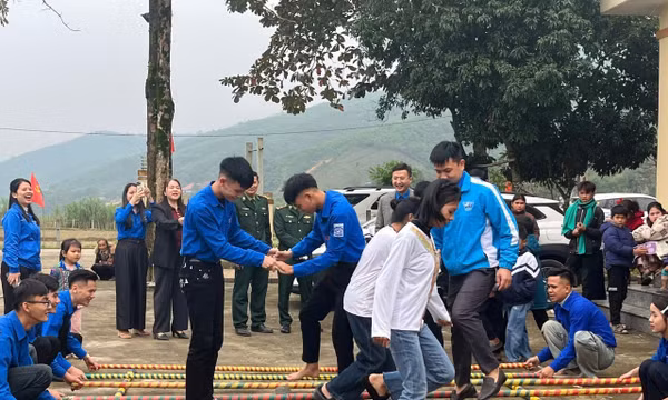 Rộn ràng ngày hội thanh niên dân tộc thiểu số tại bản Rào Tre