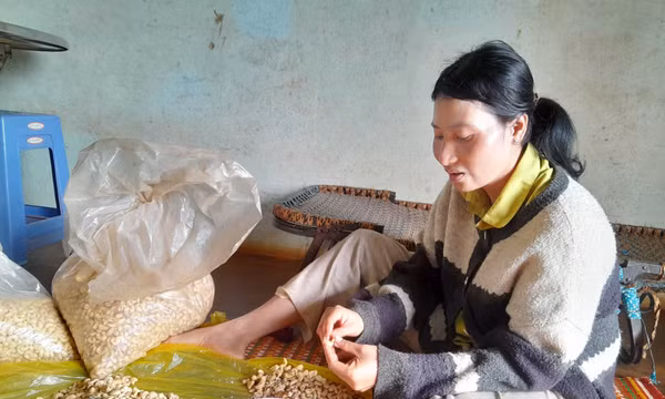 Thắp lên niềm tin cho những người dân khó khăn nơi biên giới