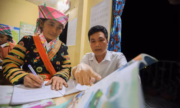 Lớp học chữ đặc biệt nơi đại ngàn Tà Xùa