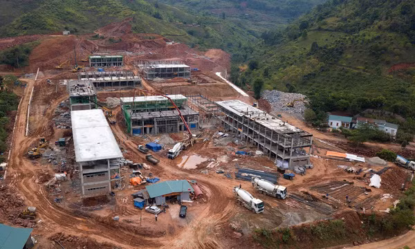 Ngày đêm xây dựng trường nơi phên giậu Tổ quốc