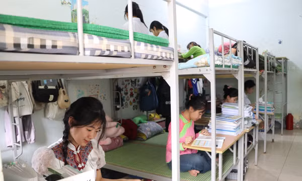 Quyết sách nhân văn, hỗ trợ học sinh vùng cao ôn thi tốt nghiệp hiệu quả