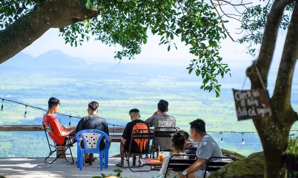 Trải nghiệm sống chậm trên 'nóc nhà' miền Tây