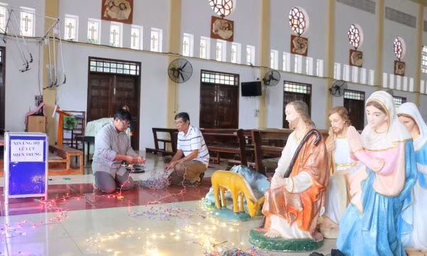 Rộn ràng không khí Giáng sinh nơi xứ đạo Mân Côi