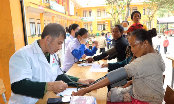 Chương trình tình nguyện thiết thực hướng về vùng khó khăn, biên giới