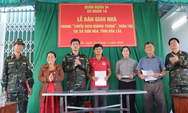 Đắk Lắk: Bàn giao 5 căn nhà đầu tiên trong Chiến dịch 'Thần tốc Quang Trung'