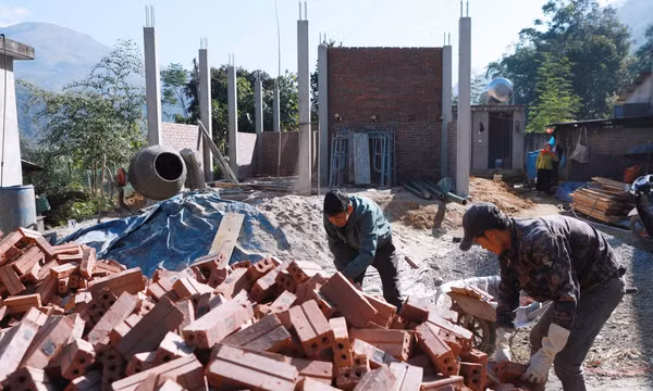 Tiếp sức đồng bào vùng biên an cư, lạc nghiệp