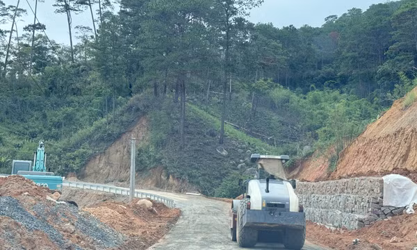 Tăng tốc để thông xe đường mới kết nối Đà Lạt với Đắk Lắk vào ngày 30/6