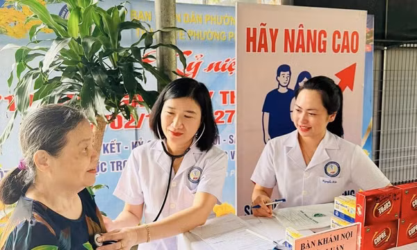 Trao cơ hội khám sức khỏe, sàng lọc bệnh miễn phí cho người dân
