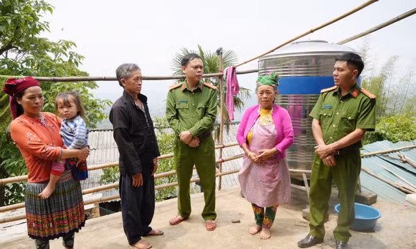 Xây dựng 'pháo đài' giữ bình yên từ sớm, từ xa nơi địa đầu biên giới