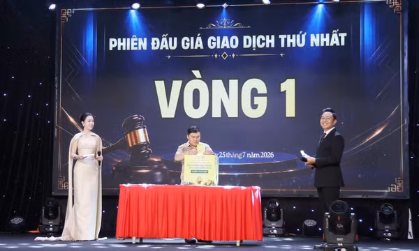 Đấu giá tại vườn giúp sầu riêng bán đúng giá trị