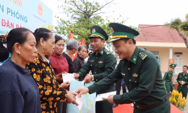 Xuân ấm tình quân dân vùng biên giới biển Quảng Ngãi