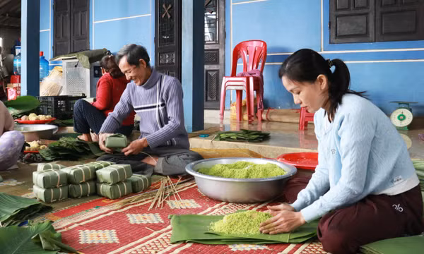 Làng bánh tét mặt trăng Đại An Khê (Quảng Trị) vào vụ Tết