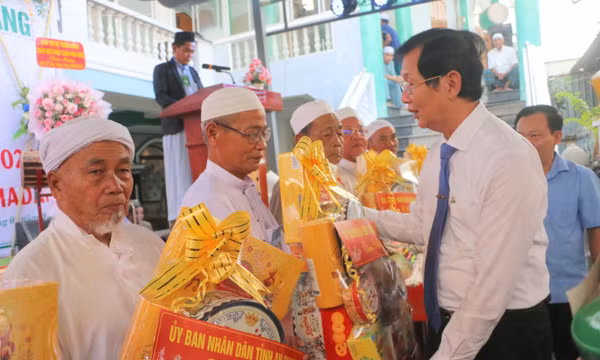 Đồng bào Chăm An Giang hân hoan đón mừng Tháng ăn chay Ramadan