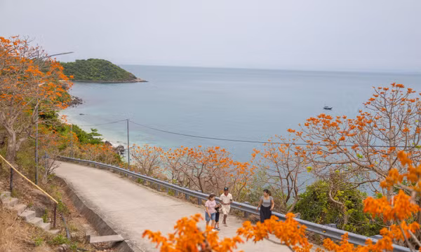 Từ sinh kế bền vững đến 'phên dậu' nơi biển khơi