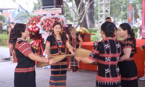 Tôn vinh giá trị văn hóa truyền thống của đồng bào Cơ Tu, Xơ Đăng, Giẻ Triêng, Cor