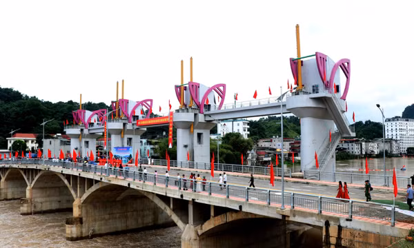 Khánh thành đập dâng nước tạo cảnh quan trên sông Lô