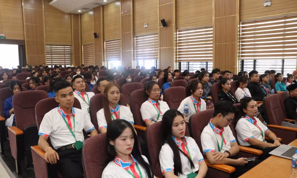Đề xuất hỗ trợ sinh viên dân tộc thiểu số rất ít người 150% mức lương cơ sở mỗi tháng