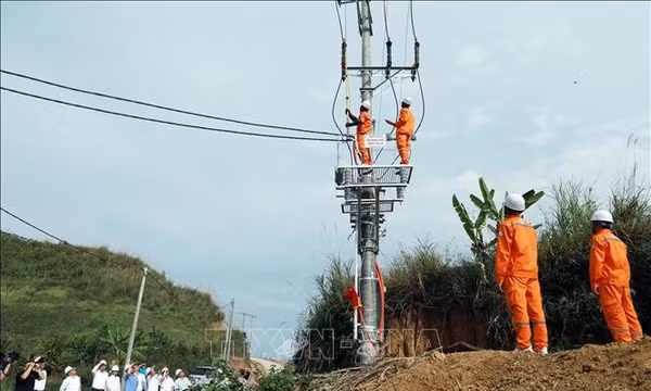 Khẳng định hướng đi 'Lấy người dân làm trung tâm, động lực để phát triển'