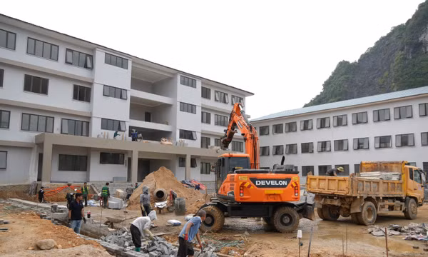 Cao Bằng đẩy nhanh thi công để bàn giao các trường liên cấp trước ngày 30/8
