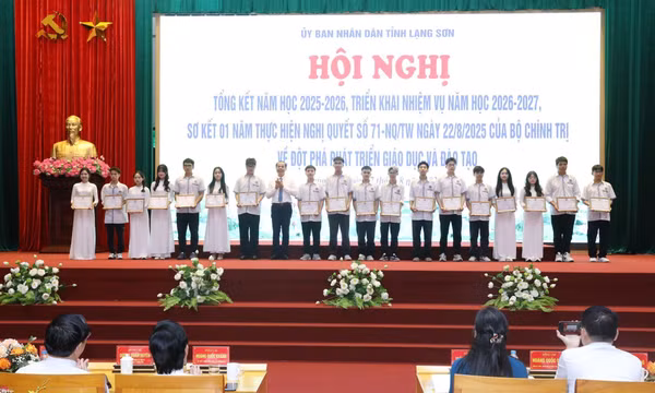 Ưu tiên nguồn lực đầu tư cho giáo dục miền núi, biên giới