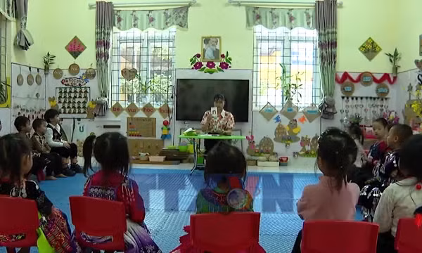 Tăng cường tiếng Việt cho trẻ mầm non vùng cao biên giới Pa Tần