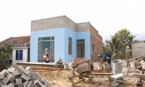 Dựng lại mái ấm, khơi dậy niềm tin nơi vùng lũ