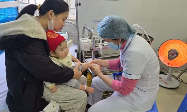'Giữ nhiệt' cho các trường học, bệnh viện vùng cao ngày giá rét