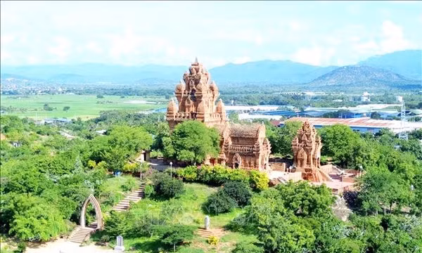Đưa di sản văn hóa Chăm trở thành sản phẩm du lịch đặc trưng