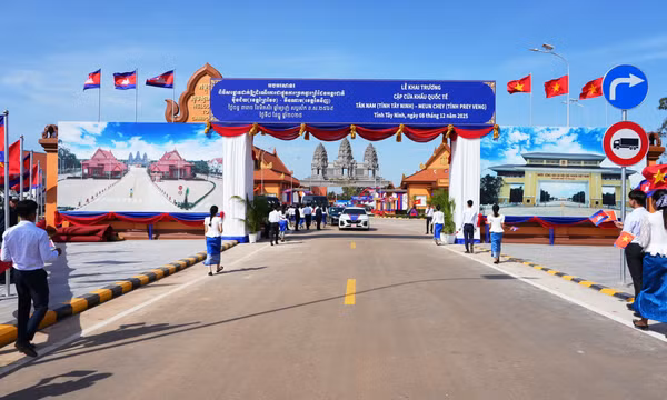 Khai thác lợi thế kinh tế cửa khẩu, tạo sức bật tăng trưởng trong giai đoạn mới