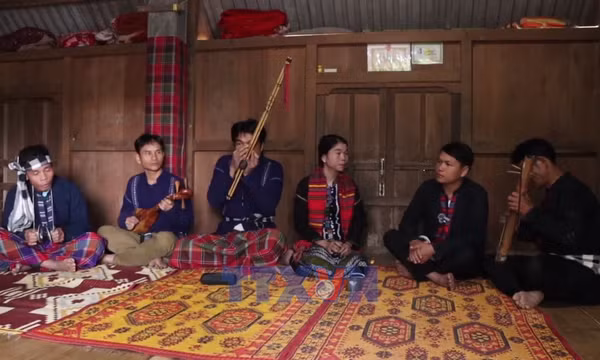 Người giữ nhịp dân ca Bru - Vân Kiều giữa đại ngàn Trường Sơn