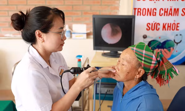 Chuyển mạnh từ tư duy chữa bệnh sang phòng bệnh cho đồng bào